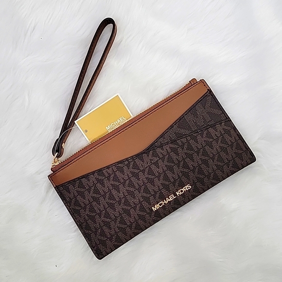 MICHAEL KORS Jet Set Medium Logo Crossover Wristlet - Picture 2 of 8